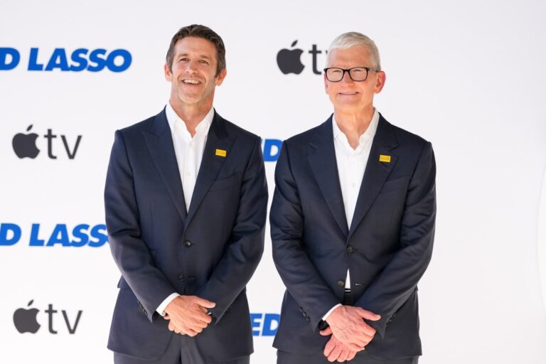 Tim Cook Görevi Bıraktı: Apple’da John Ternus Dönemi Başladı